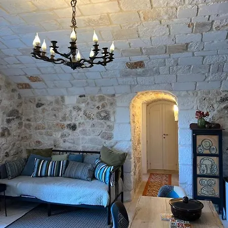 Trullo Piccola Lucertola In Valle D'itria… Ceglie Messapica