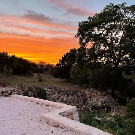 Trullo Piccola Lucertola In Valle D'itria…